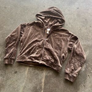 cropped brown zip up hoodie
